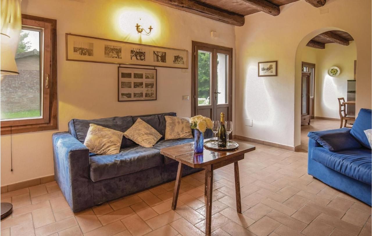 2 Bedroom Awesome Home In Taglio Di Po Ro Porto Viro Exterior photo