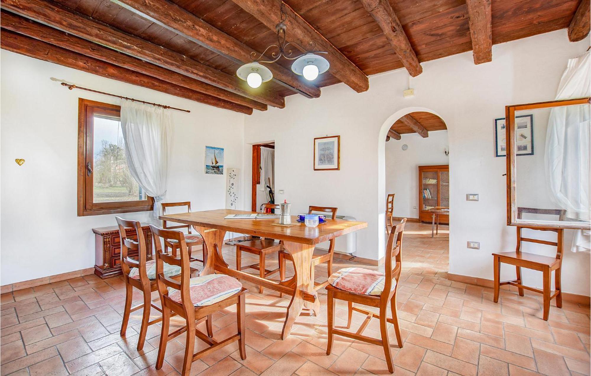 2 Bedroom Awesome Home In Taglio Di Po Ro Porto Viro Exterior photo